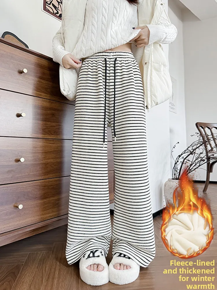 Trendy High Waist Thickened Fleece Wide Leg Pants Women's Casual Trousers Stripe Pattern Loose Fit Comfortable Winter Pants
Trendy High Waist Thickened Fleece Wide Leg Pants Women's Casual Trousers Stripe Pattern Loose Fit Comfortable Winter Pants