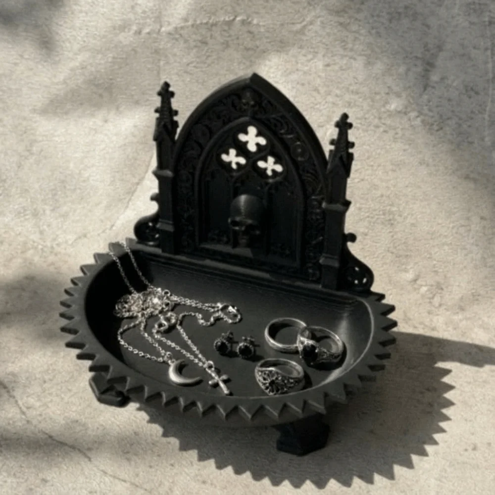 3D Carved Gothic Storage Organizer Tray Dark Retro Elegant Desktop Decoration Skull Design Multifunctional Jewelry Display Tray
3D Carved Gothic Storage Organizer Tray Dark Retro Elegant Desktop Decoration Skull Design Multifunctional Jewelry Display Tray
