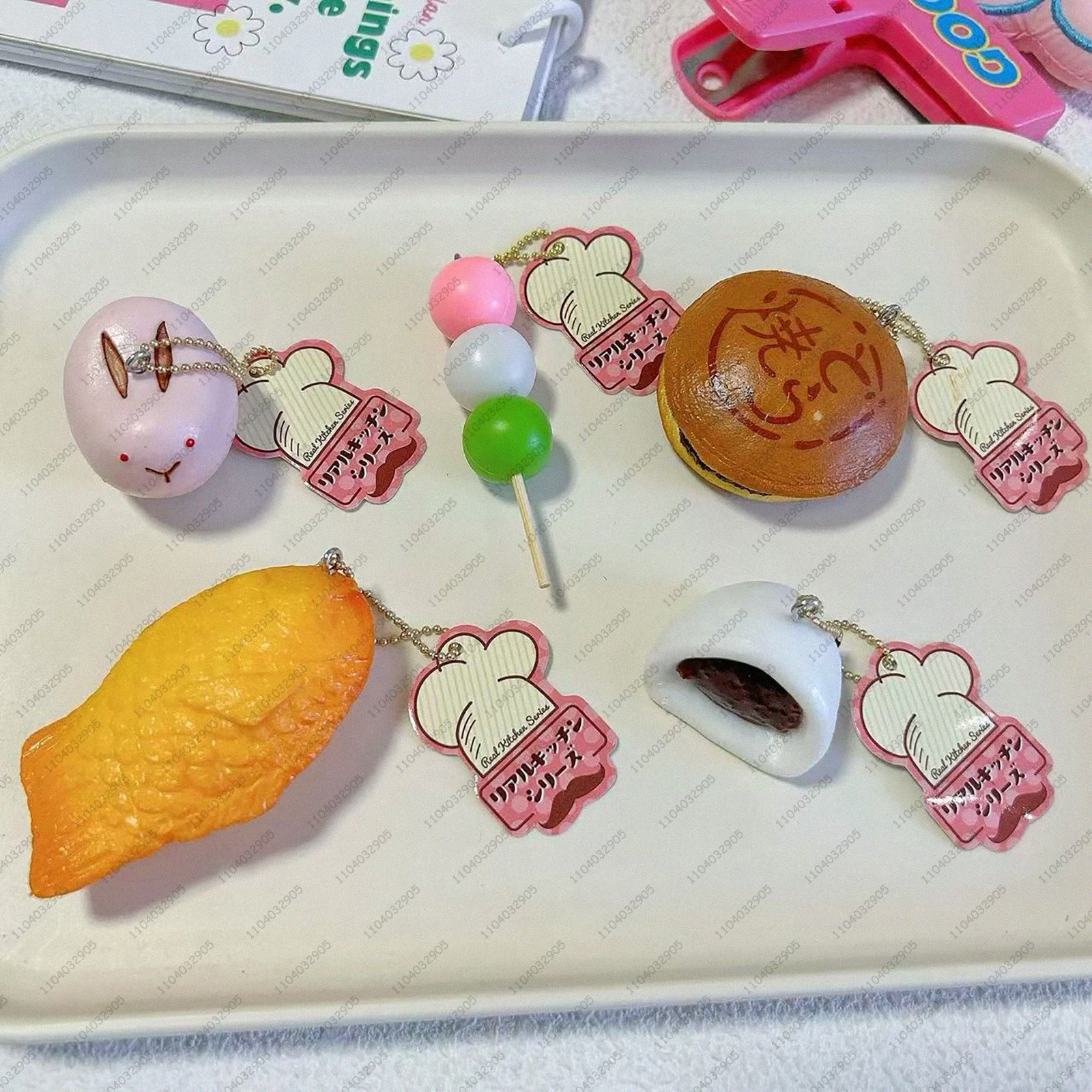 Japanese Gashapon Capsule Toy Taiyaki Sanshoku Dango Three-Color Rice Dumplings Daifuku & Dorayak Miniature Food Toy Keychain
Japanese Gashapon Capsule Toy Taiyaki Sanshoku Dango Three-Color Rice Dumplings Daifuku & Dorayak Miniature Food Toy Keychain