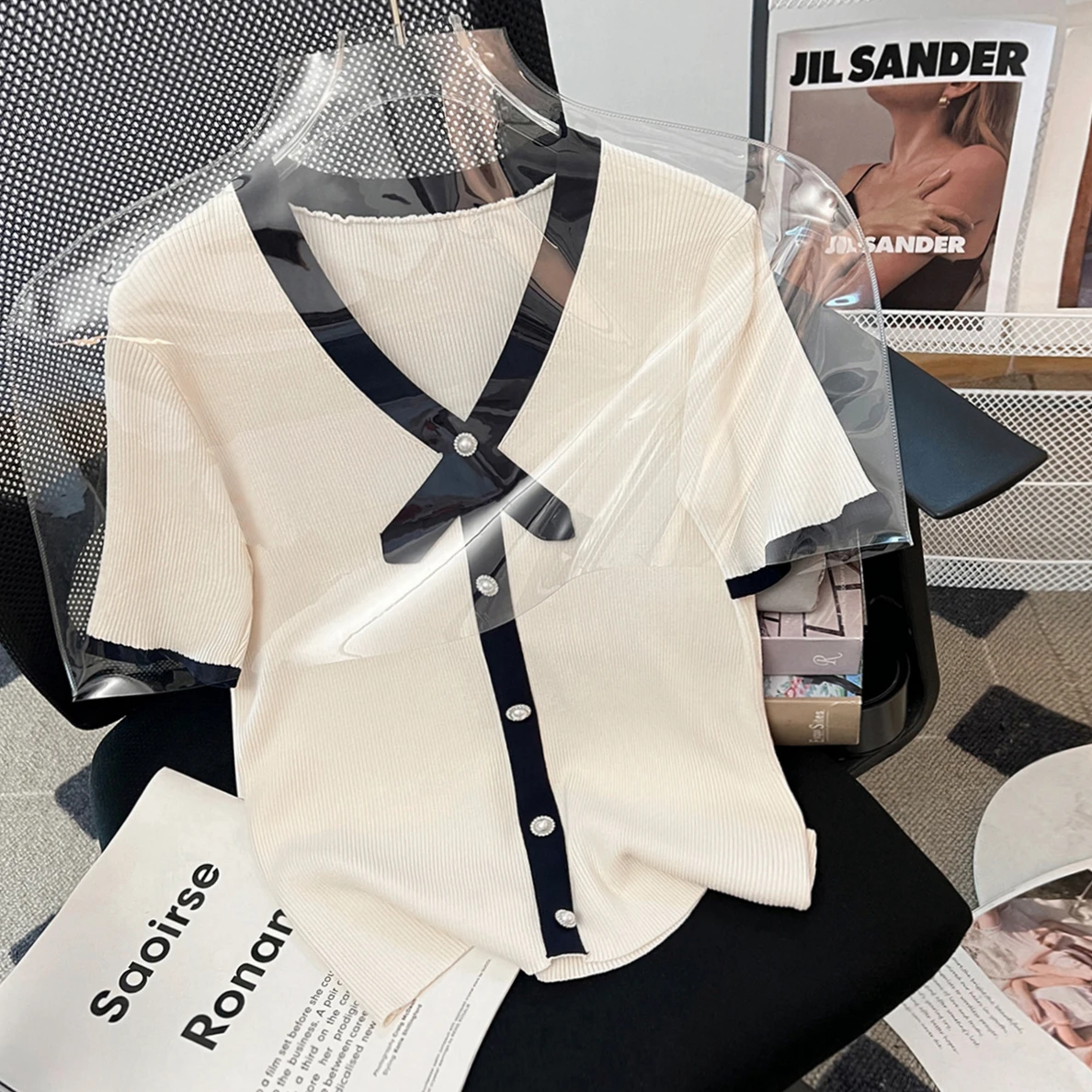 Ele Bla White Color Blo V-Ne ort Sve Knitted Top Women's Summer Faion Personali Polyester Fiber Knitwear
Ele Bla White Color Blo V-Ne ort Sve Knitted Top Women's Summer Faion Personali Polyester Fiber Knitwear