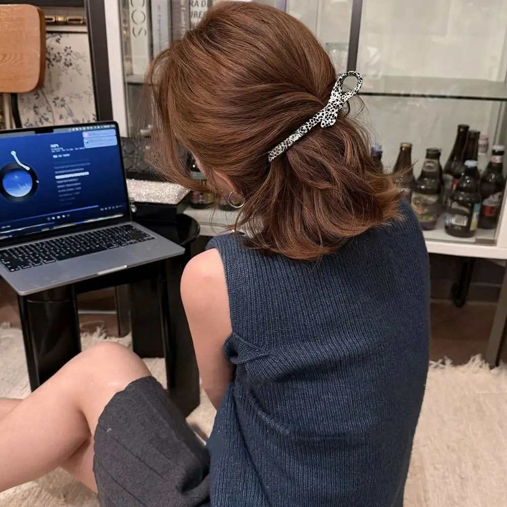 Sweet Leopard Print Acetic Acid Bow Hair Clip Korean Style Barrettes Bowknot Hairpin Headwear Anti Slip Bangs Clip Girl
Sweet Leopard Print Acetic Acid Bow Hair Clip Korean Style Barrettes Bowknot Hairpin Headwear Anti Slip Bangs Clip Girl