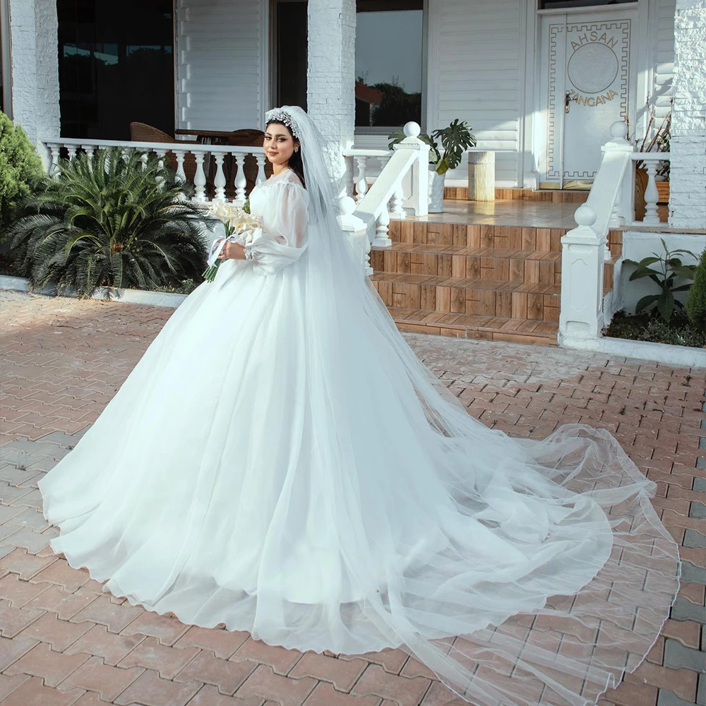 Holy Wedding Dresses Long Sleeve O-Neck for Bride with Appliques Ball Gown Sweep Train Church White Bridal Gowns Customized
Holy Wedding Dresses Long Sleeve O-Neck for Bride with Appliques Ball Gown Sweep Train Church White Bridal Gowns Customized