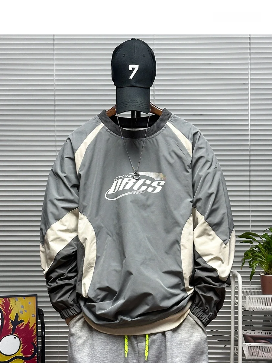 Мужская толстовка с круглым вырезом в стиле ретро в американском стиле, цветная блузка, контрастный повседневный топ с буквенным принтом для осенне-весенних сезонов
Мужская толстовка с круглым вырезом в стиле ретро в американском стиле, цветная блузка, контрастный повседневный топ с буквенным принтом для осенне-весенних сезонов