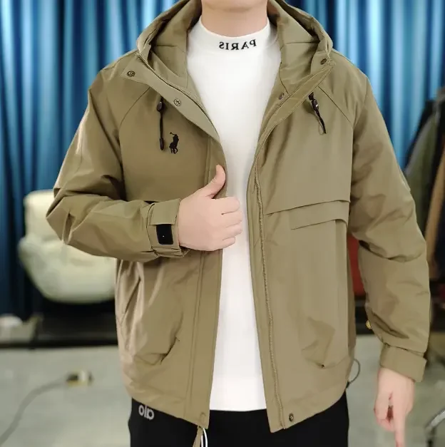 Модная осенне-зимняя рабочая куртка с капюшоном для мужчин, свободного кроя, с лоскутным дизайном, ветрозащитная, теплая, на молнии
Модная осенне-зимняя рабочая куртка с капюшоном для мужчин, свободного кроя, с лоскутным дизайном, ветрозащитная, теплая, на молнии