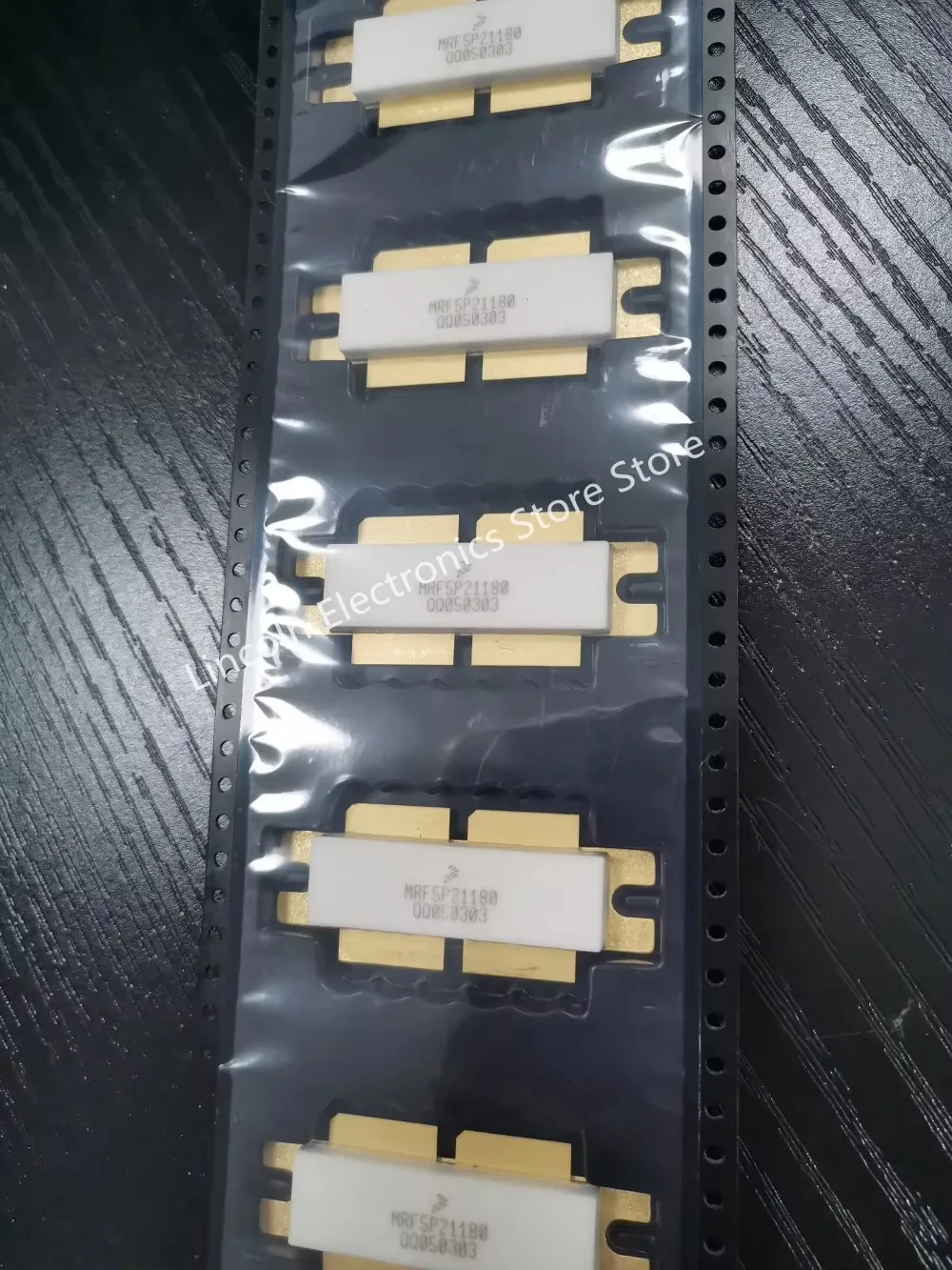 MRF5P21180 Оригинальный импортный высокочастотный радиочастотный модуль связи с полными стандартными моделями
MRF5P21180 Оригинальный импортный высокочастотный радиочастотный модуль связи с полными стандартными моделями