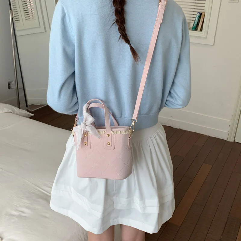 Work small bag women's 2026 new spring and summer fashion diamond shoulder bag commuter messenger bucket bag
Work small bag women's 2026 new spring and summer fashion diamond shoulder bag commuter messenger bucket bag