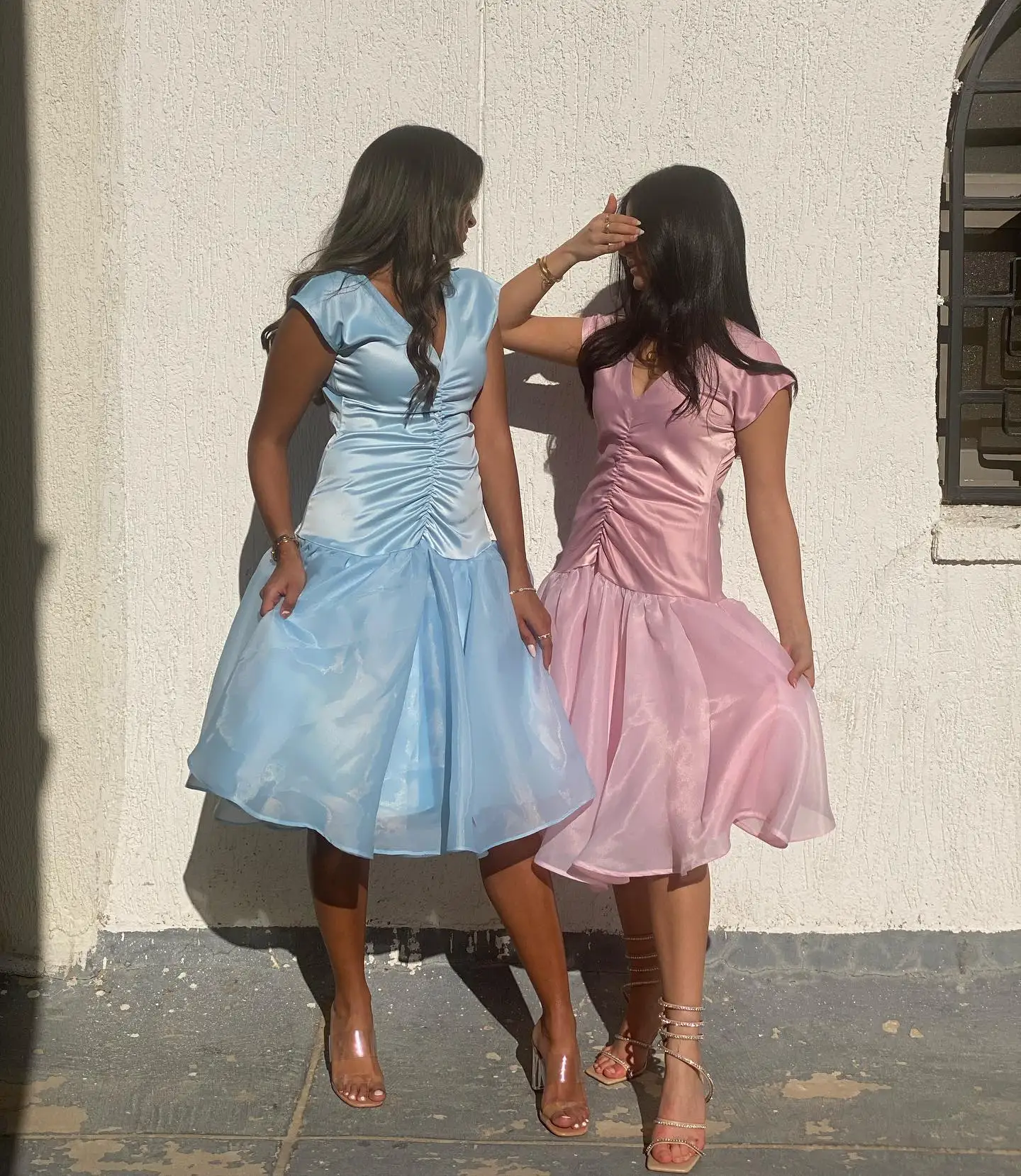 Sapmae Customized V-neck Cap Sleeve Satin A-line Short Evenning Dress Simple Organza Prom Cocktail Formal Dress For Women 2025
Sapmae Customized V-neck Cap Sleeve Satin A-line Short Evenning Dress Simple Organza Prom Cocktail Formal Dress For Women 2025