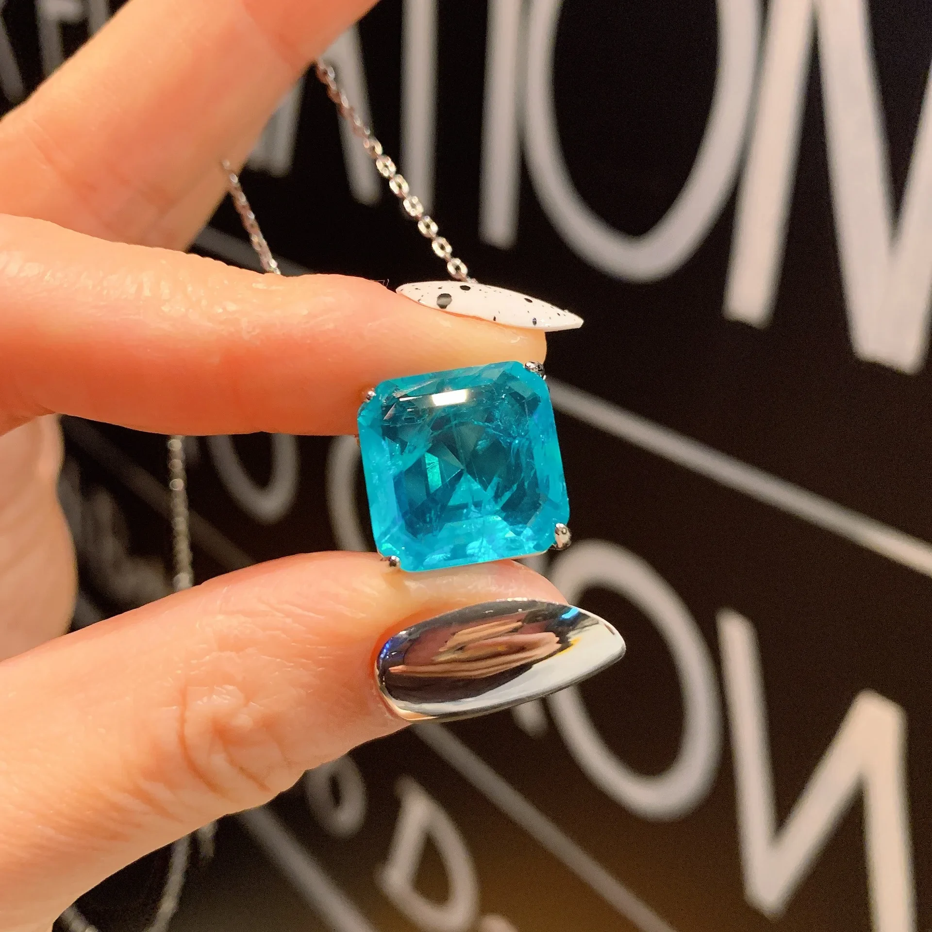 2025 Charms Paraiba Crystal Jewelry Sets For Women Wedding Party High Quality Earring Pendant Necklace Gift
2025 Charms Paraiba Crystal Jewelry Sets For Women Wedding Party High Quality Earring Pendant Necklace Gift