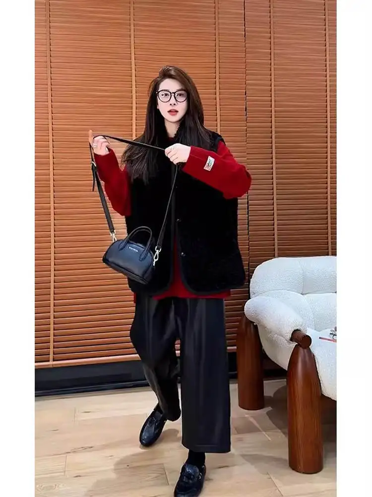 Korean Style Christmas Themed Three Piece Set for Women Autumn Winter Fashionable Red Vest Long Pants High Waist Design
Korean Style Christmas Themed Three Piece Set for Women Autumn Winter Fashionable Red Vest Long Pants High Waist Design