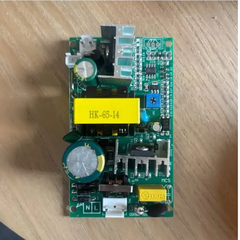 Светодиодный источник питания для сценических светильников HK-65W-14V 14V
Светодиодный источник питания для сценических светильников HK-65W-14V 14V