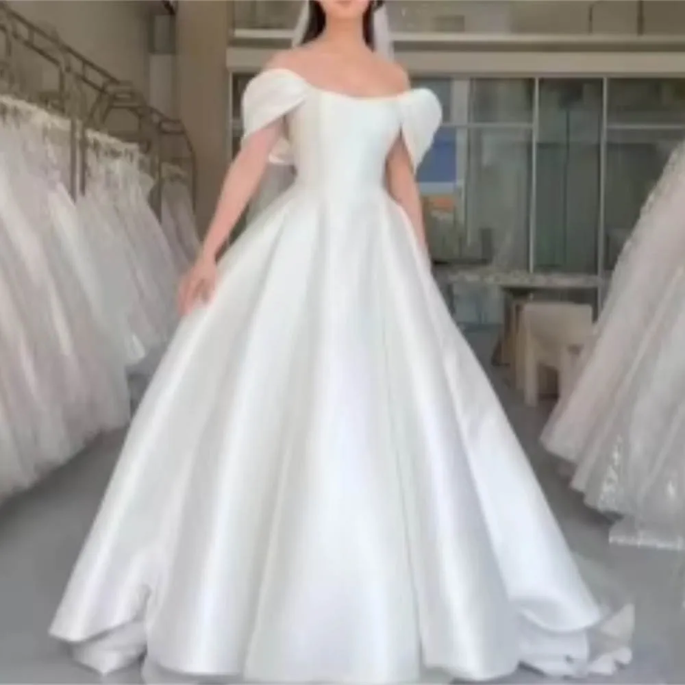 Luxurious Off The Shulder Satin Bridal Grown A Line Wedding Dresses Custom Made 2026 Rode De Morrie
Luxurious Off The Shulder Satin Bridal Grown A Line Wedding Dresses Custom Made 2026 Rode De Morrie