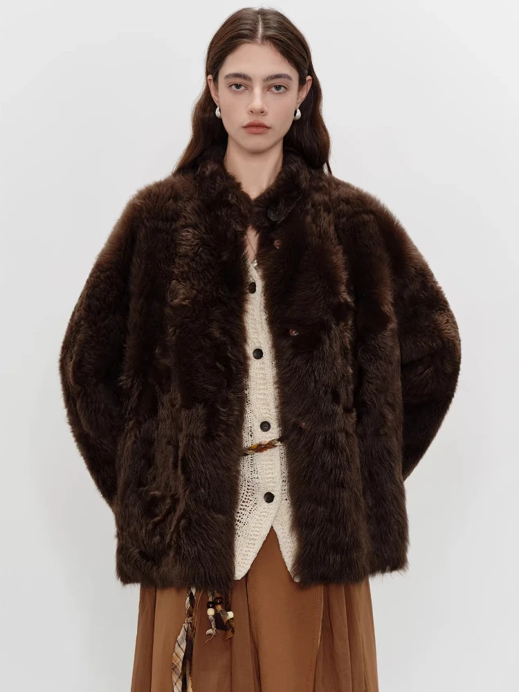 High-end Luxury Toscana Lamb Fur Plush Jackets for Women 2026 New Simple Stand Collar Loose Winter Genuine Leather Real Fur Coat
High-end Luxury Toscana Lamb Fur Plush Jackets for Women 2026 New Simple Stand Collar Loose Winter Genuine Leather Real Fur Coat
