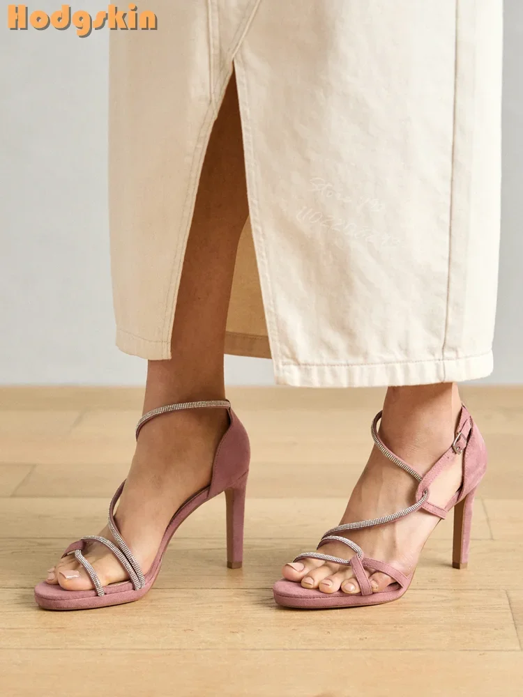 Сандалии с кристаллами и перекрестной завязкой, однотонные замшевые туфли-лодочки на шпильке с круглым носком и пряжкой, новинка 2025, летние женские модельные туфли на тонком каблуке
Сандалии с кристаллами и перекрестной завязкой, однотонные замшевые туфли-лодочки на шпильке с круглым носком и пряжкой, новинка 2025, летние женские модельные туфли на тонком каблуке