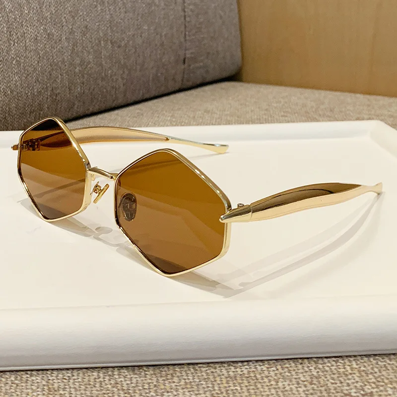 vintage Irregular polygon gradient sunglasses for women new fashion sardine leg sexy sun glasses men punk driving shades uv400
vintage Irregular polygon gradient sunglasses for women new fashion sardine leg sexy sun glasses men punk driving shades uv400