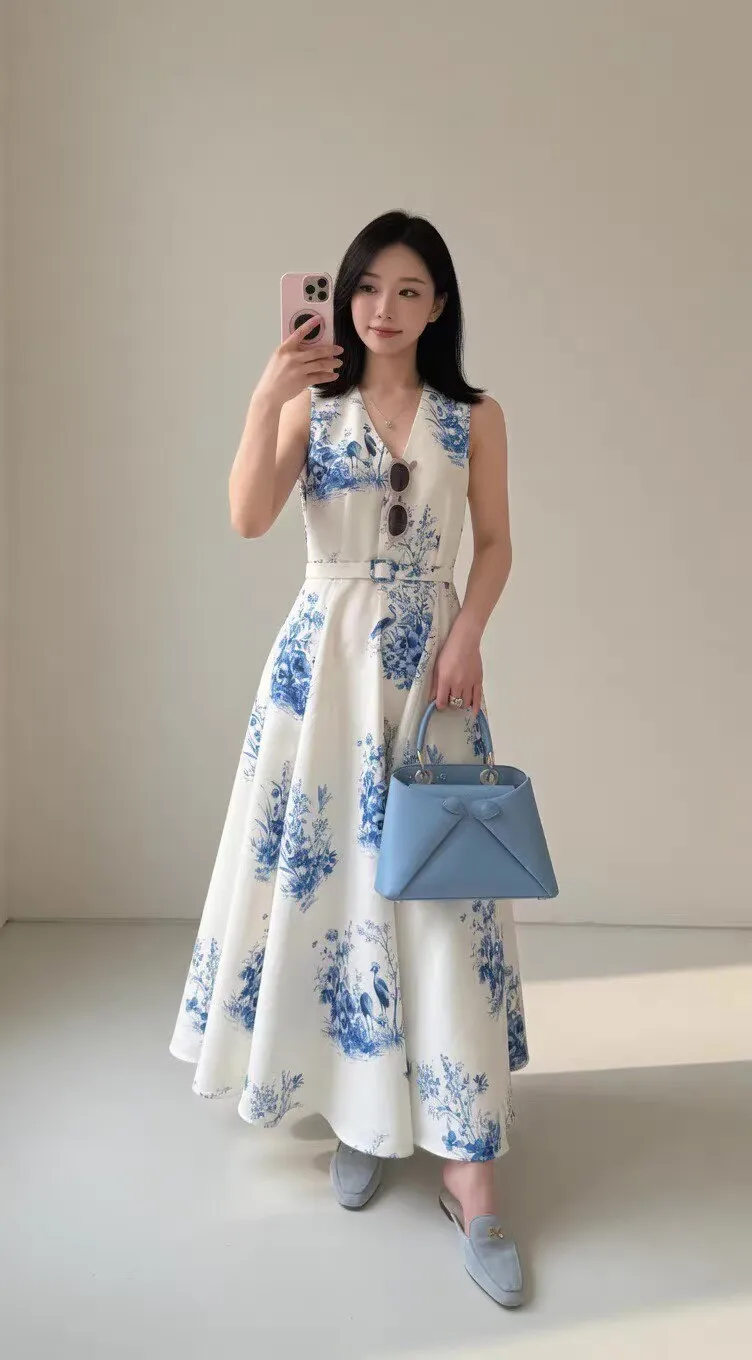 2026 Summer Elagant Ladies 100% Silk Lining Printed Dress V Neck Sleeveless Fashion Sashes Slim Party Long Dress
2026 Summer Elagant Ladies 100% Silk Lining Printed Dress V Neck Sleeveless Fashion Sashes Slim Party Long Dress