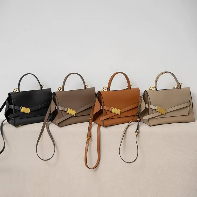 Luxury Designer Leather Tote Bag for Women Large Capacity Square Commuter Crossbody Shoulder Handbag High Quality Fashion Bag
Luxury Designer Leather Tote Bag for Women Large Capacity Square Commuter Crossbody Shoulder Handbag High Quality Fashion Bag