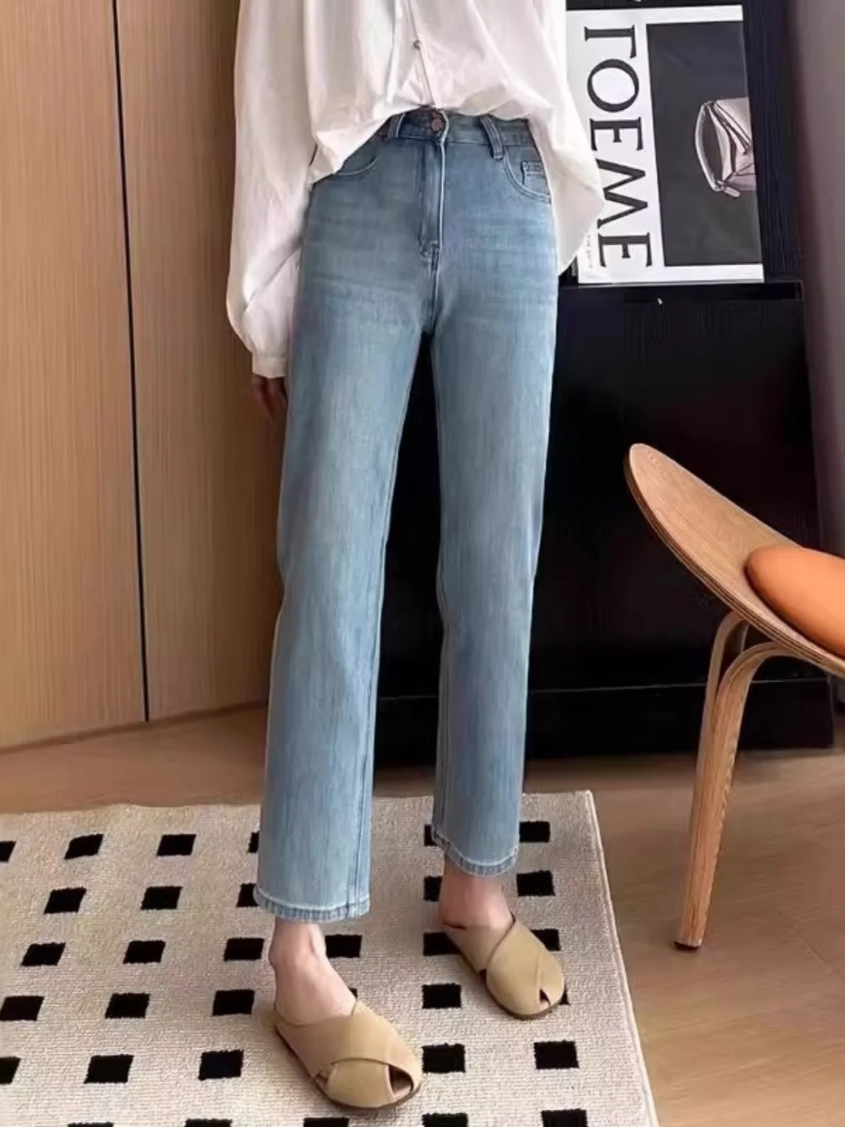 Прямые джинсы с высокой талией, девять зубьев, женские утягивающие модные прямые леггинсы, осень-зима, новые повседневные обтягивающие леггинсы
Прямые джинсы с высокой талией, девять зубьев, женские утягивающие модные прямые леггинсы, осень-зима, новые повседневные обтягивающие леггинсы