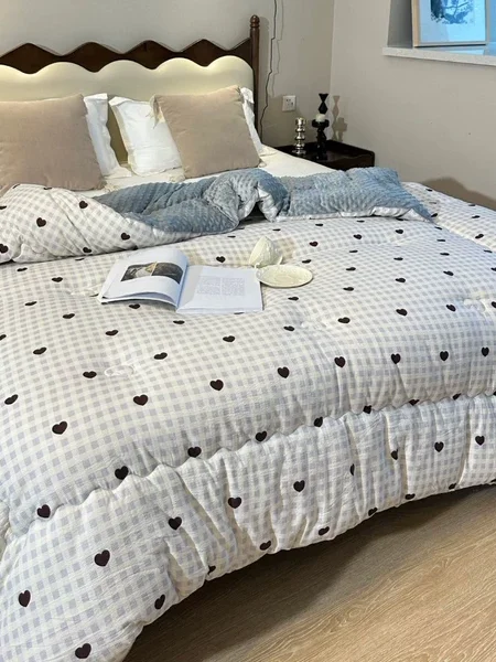 Новинка 2024, двухслойное пуховое одеяло из тонкого соевого волокна, успокаивающее хлопковое одеяло для кружки, зимние теплые пододеяльники, чехлы для постельного белья
Новинка 2024, двухслойное пуховое одеяло из тонкого соевого волокна, успокаивающее хлопковое одеяло для кружки, зимние теплые пододеяльники, чехлы для постельного белья