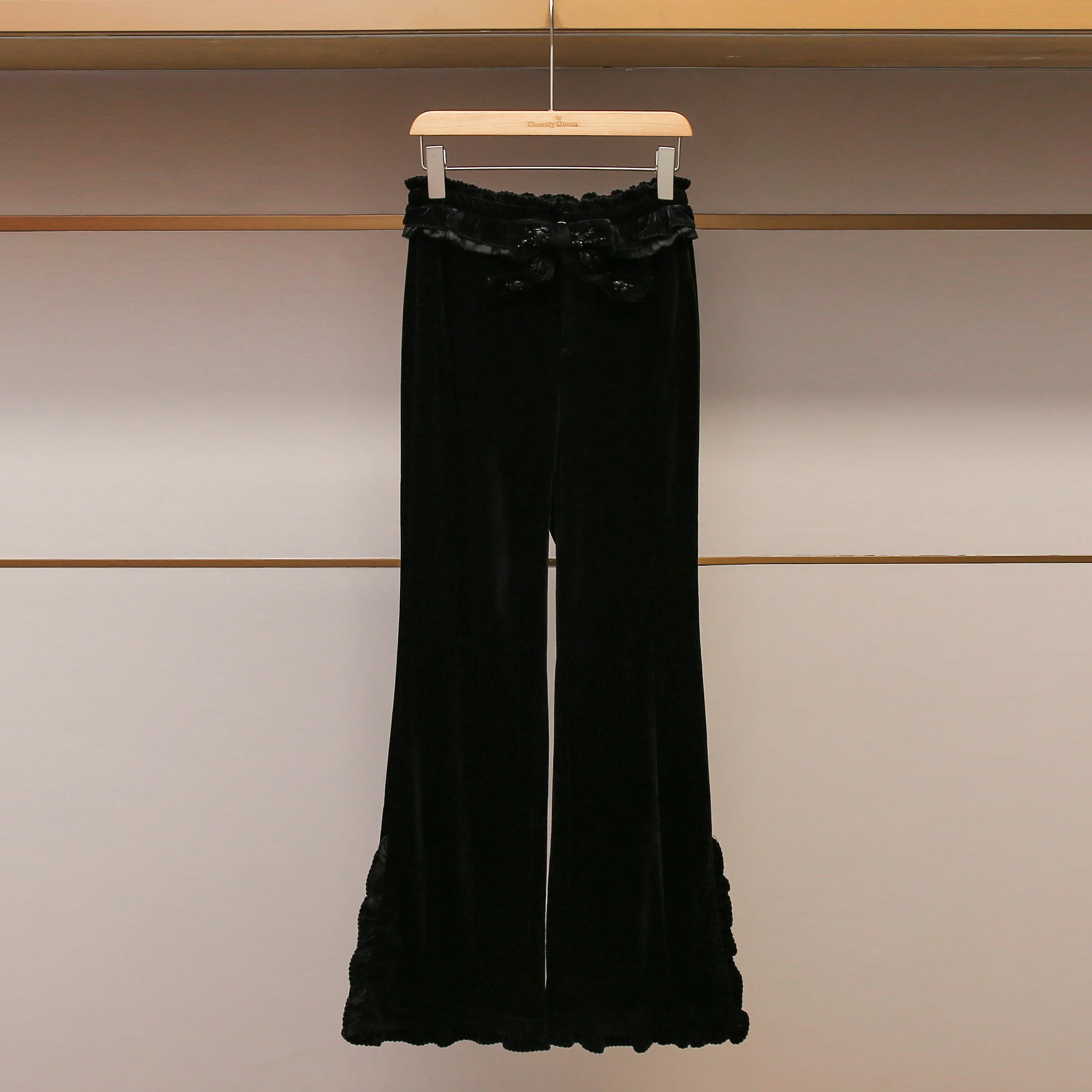 Модные бархатные брюки с современным декоративным узлом, высокой талией и расклешенными штанинами, элегантная женская осенняя одежда
Модные бархатные брюки с современным декоративным узлом, высокой талией и расклешенными штанинами, элегантная женская осенняя одежда