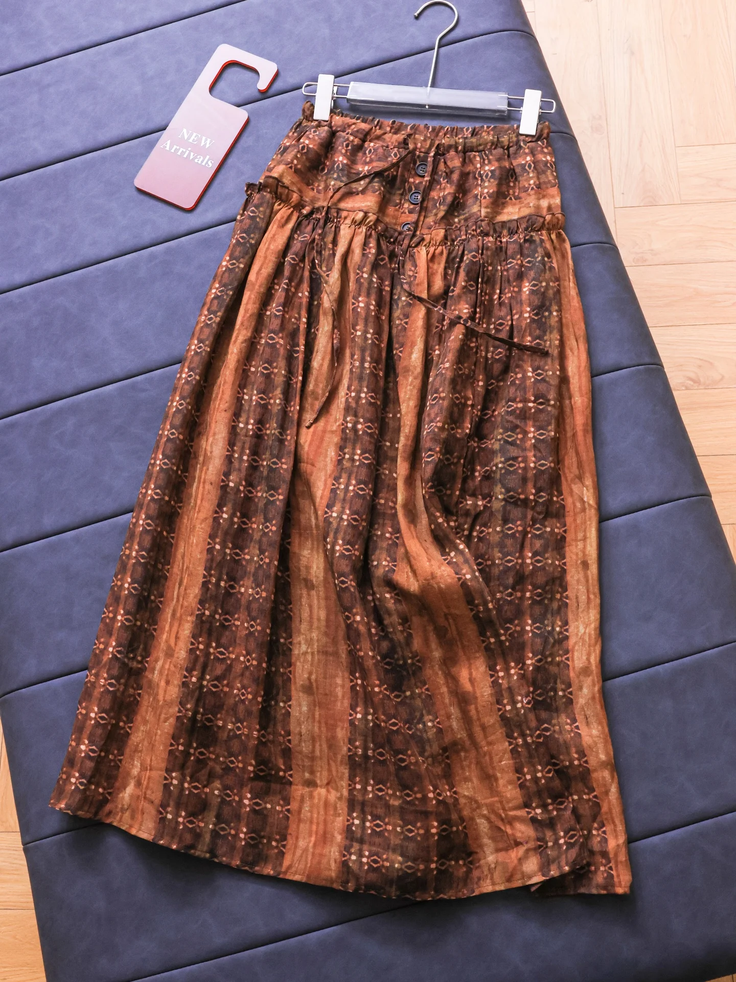 Retro Flax Skirt Slim Fit Elastic Waist A-Line Maxi Casual Women's Half Body Skirt Large Hemline Print Loose Fit Spring Season
Retro Flax Skirt Slim Fit Elastic Waist A-Line Maxi Casual Women's Half Body Skirt Large Hemline Print Loose Fit Spring Season
