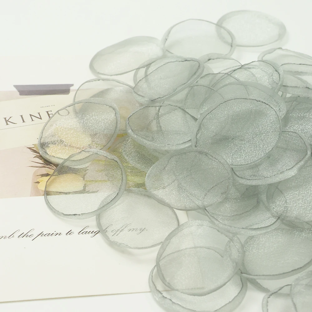 100pcs Silver Gray Organza Artificial Rose Petals Wedding Decor & DIY Craft Material Lightweight Atmosphere Wedding Accessories
100pcs Silver Gray Organza Artificial Rose Petals Wedding Decor & DIY Craft Material Lightweight Atmosphere Wedding Accessories