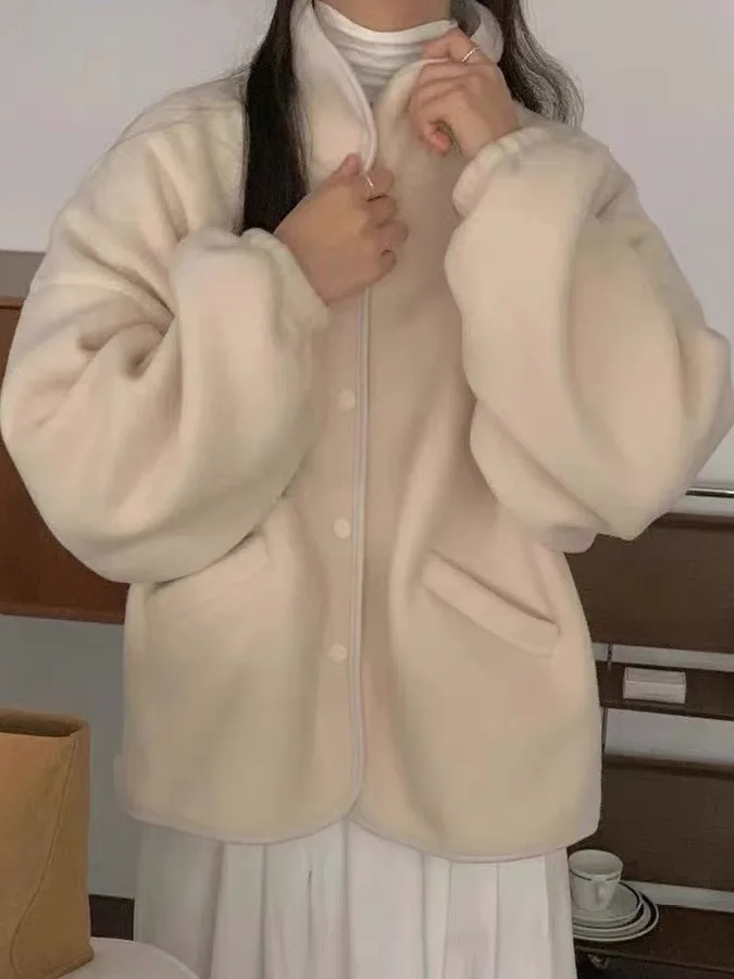 Sweet Fleece Stand Collar Hoodie Women's Winter New Style Soft Milk Short Outerwear Korean Loose Fit Button Closure
Sweet Fleece Stand Collar Hoodie Women's Winter New Style Soft Milk Short Outerwear Korean Loose Fit Button Closure