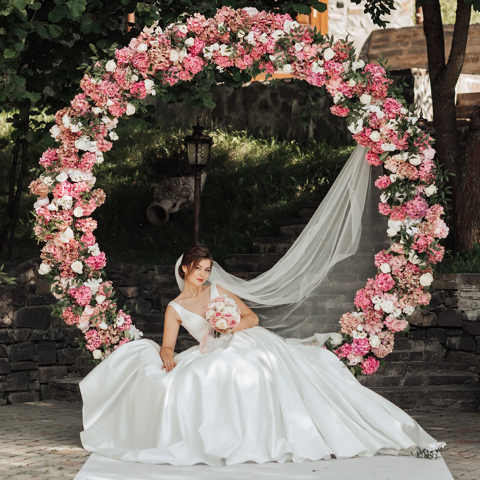 Metal Round Backdrop Stand Wedding Balloon Arch with 2 Water Bags Reusable Inner Diameter 7ft (2m) Gold Ideal for Birthday
Metal Round Backdrop Stand Wedding Balloon Arch with 2 Water Bags Reusable Inner Diameter 7ft (2m) Gold Ideal for Birthday
