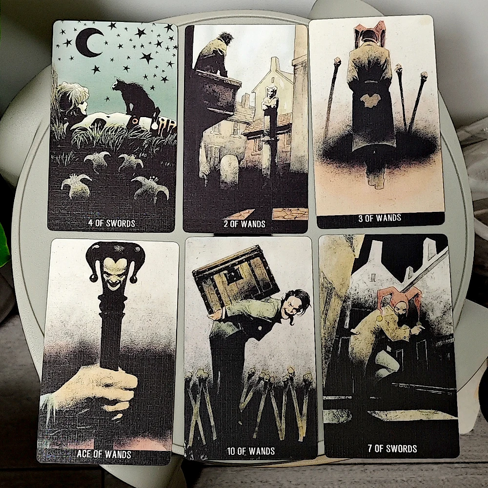 78 шт. темно-готические карты Таро с принтом на 350 ГММ, картон с двойным тиснением, 12*7 см, колода Таро Джокера в жесткой коробке
78 шт. темно-готические карты Таро с принтом на 350 ГММ, картон с двойным тиснением, 12*7 см, колода Таро Джокера в жесткой коробке