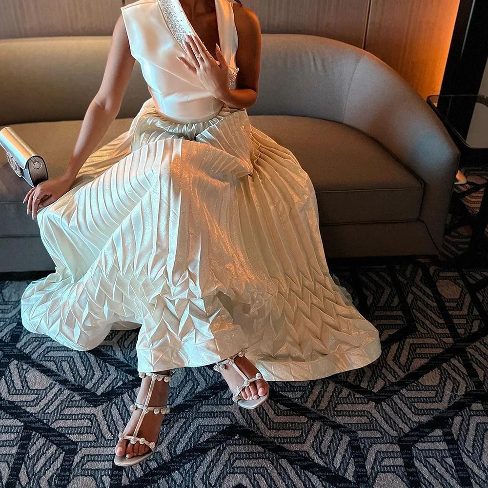 Customized Crystal Exquisite V-Neck Satin Off the Shoulder Sleeveless A-Line Evening Dress Pleats Solid White Color Floor Leng
Customized Crystal Exquisite V-Neck Satin Off the Shoulder Sleeveless A-Line Evening Dress Pleats Solid White Color Floor Leng