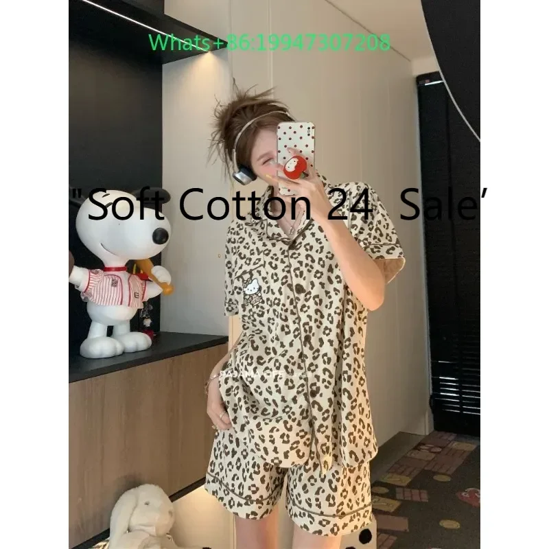 Summer new short-sleeved shorts leopard print cartoon hellokitty pajamas loungewear set
Summer new short-sleeved shorts leopard print cartoon hellokitty pajamas loungewear set