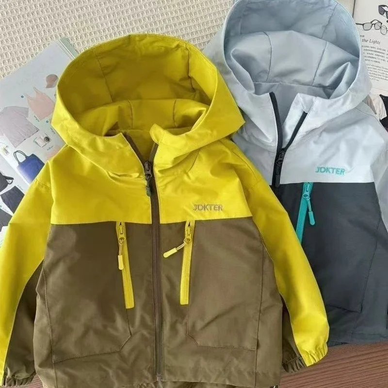 Children's Stylish Hooded Jacket Medium Size Children's Color Blocked Windproof Jacket Boys Cardigan Boys Outdoor Assault Jacket
Children's Stylish Hooded Jacket Medium Size Children's Color Blocked Windproof Jacket Boys Cardigan Boys Outdoor Assault Jacket
