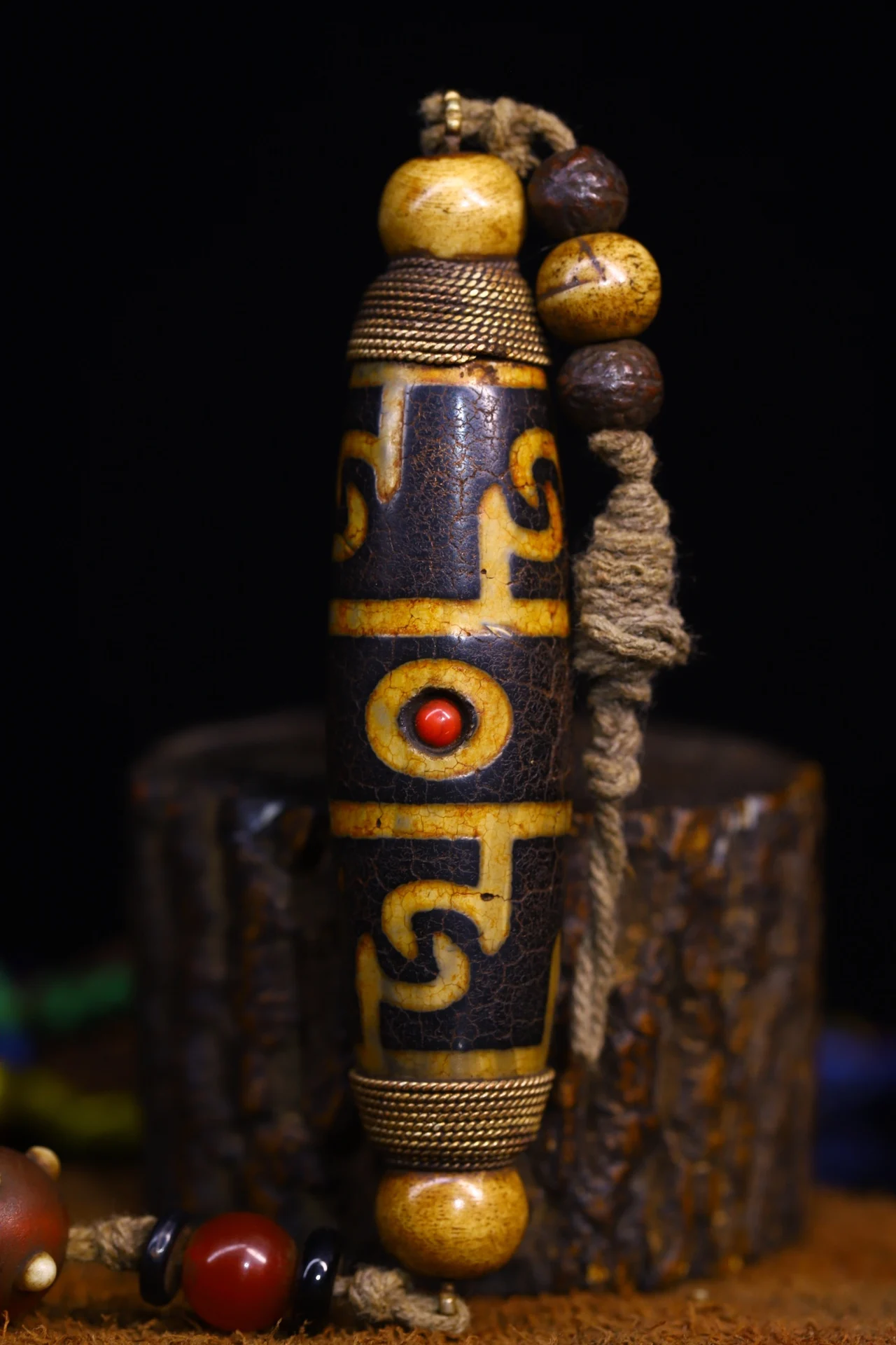 4"Tibetan Temple Collection Old Natural Agate Mosaic Gem gZi Beads Buddha Beads Amulet Pendant Town house Exorcism
4"Tibetan Temple Collection Old Natural Agate Mosaic Gem gZi Beads Buddha Beads Amulet Pendant Town house Exorcism