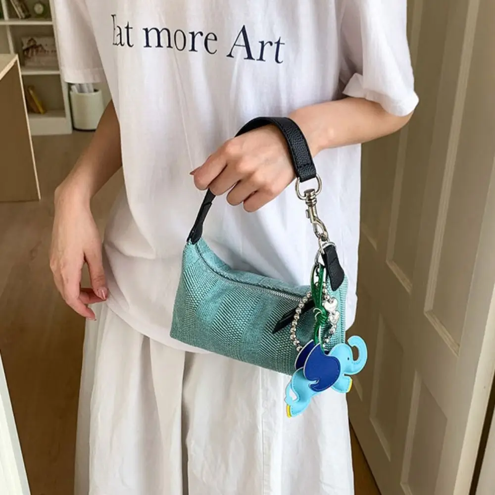 Large Capacity Hobo Bag Korean Style Fashion Design Weave Shoulder Bag Crossbody Bag Solid Color Dumpling Bag Office Worker
Large Capacity Hobo Bag Korean Style Fashion Design Weave Shoulder Bag Crossbody Bag Solid Color Dumpling Bag Office Worker