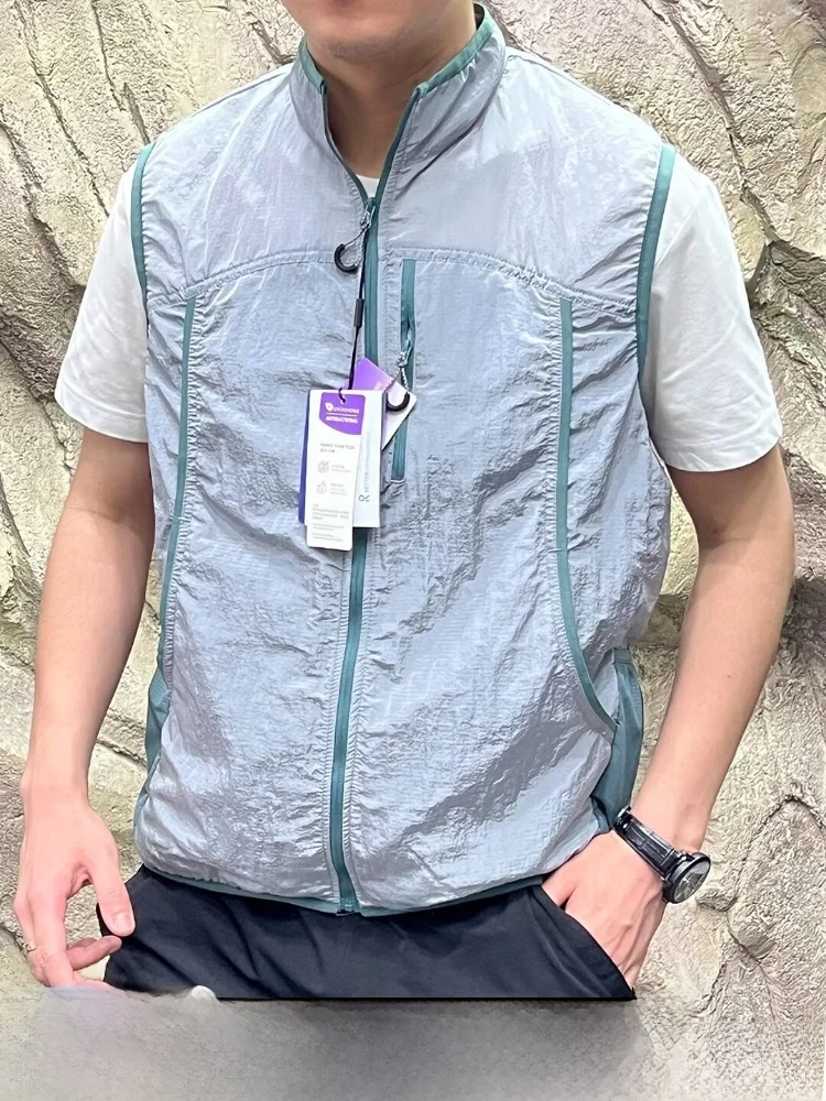 Mens Lightweight Breathable Summer Casual Outdoor Vest Couple Match High End Forest Mountain Style Zipper Closure Standard Fit
Mens Lightweight Breathable Summer Casual Outdoor Vest Couple Match High End Forest Mountain Style Zipper Closure Standard Fit