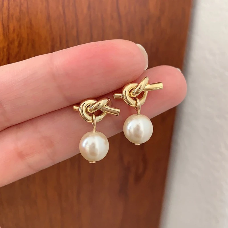 2pcs Eaquisite Knot And Entangle Light Luxury Fashion Stainless Steel Gold Color Stud Earrings Woman Party
2pcs Eaquisite Knot And Entangle Light Luxury Fashion Stainless Steel Gold Color Stud Earrings Woman Party