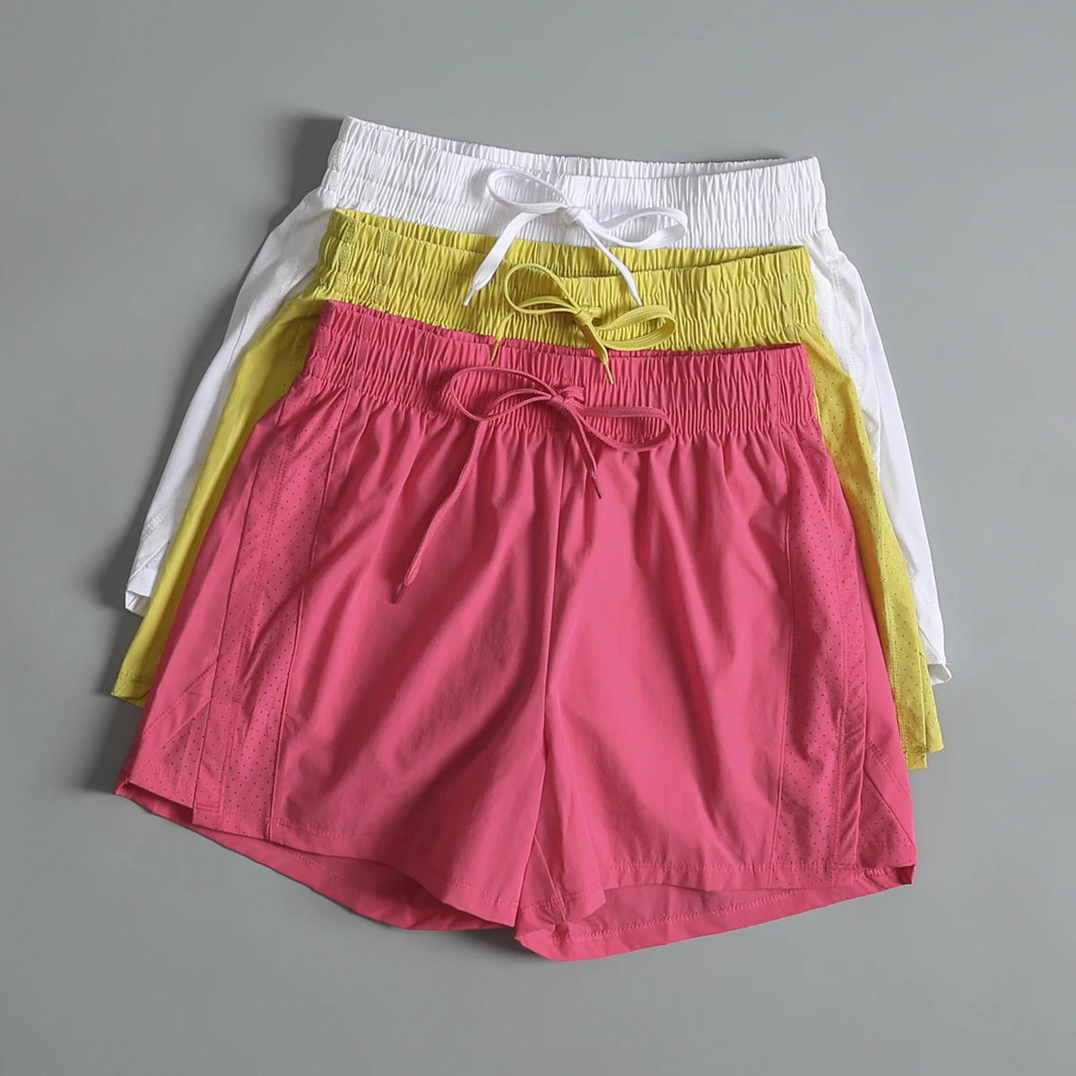 Women's new sports shorts loose fast-drying anti-exposure belt lining running training fitness pants high waist yoga pants
Women's new sports shorts loose fast-drying anti-exposure belt lining running training fitness pants high waist yoga pants