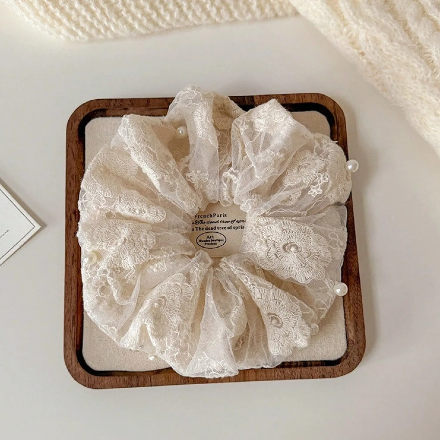 Unique Design Lace And Pearl Scrunchie Hair Tie, Simple And Elegant Hair Accessory, Adds A Touch Of Sophistication
Unique Design Lace And Pearl Scrunchie Hair Tie, Simple And Elegant Hair Accessory, Adds A Touch Of Sophistication