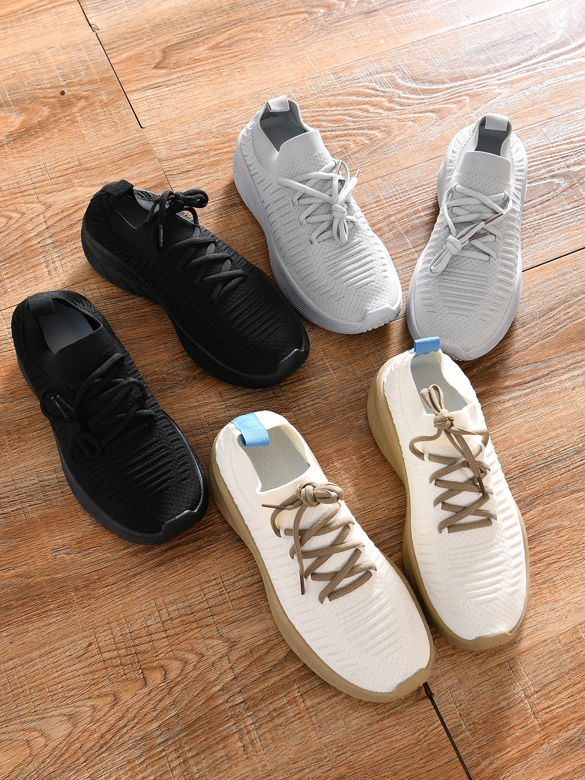 Comfortable Breathable Low-Top Laced Sports Shoes for Men And Women Casual Summer Fashion Sneakers Versatile And Stylish
Comfortable Breathable Low-Top Laced Sports Shoes for Men And Women Casual Summer Fashion Sneakers Versatile And Stylish