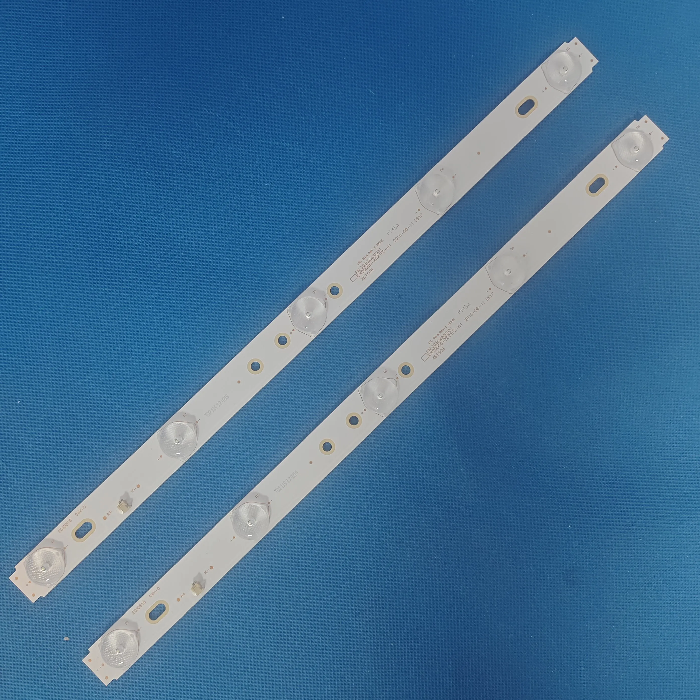 LED Backlight Strip For Dexp H20D7100E H20D7100E/W H20D7200E 20LEM-1026/T2C CX20D05-ZC21FG-01 303X200031 CX195DLEDM MS-L1335 V2
LED Backlight Strip For Dexp H20D7100E H20D7100E/W H20D7200E 20LEM-1026/T2C CX20D05-ZC21FG-01 303X200031 CX195DLEDM MS-L1335 V2