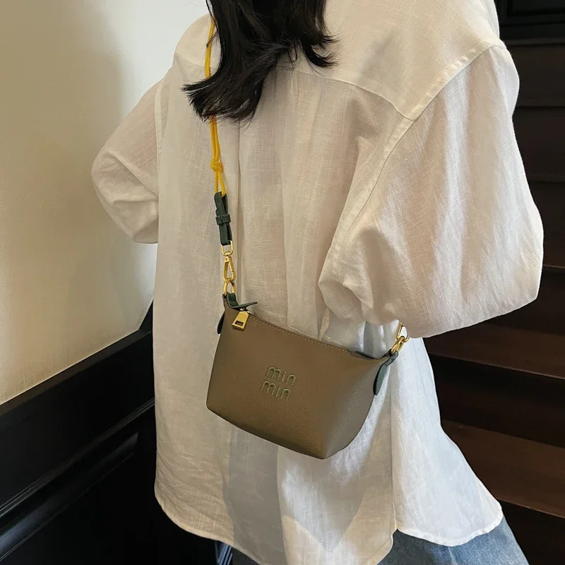 Popular Leather Crossbody Bag For Ladies, Women Messenger Shoulder Handbags, Classic Elegant Design Luxury Brand 
Popular Leather Crossbody Bag For Ladies, Women Messenger Shoulder Handbags, Classic Elegant Design Luxury Brand