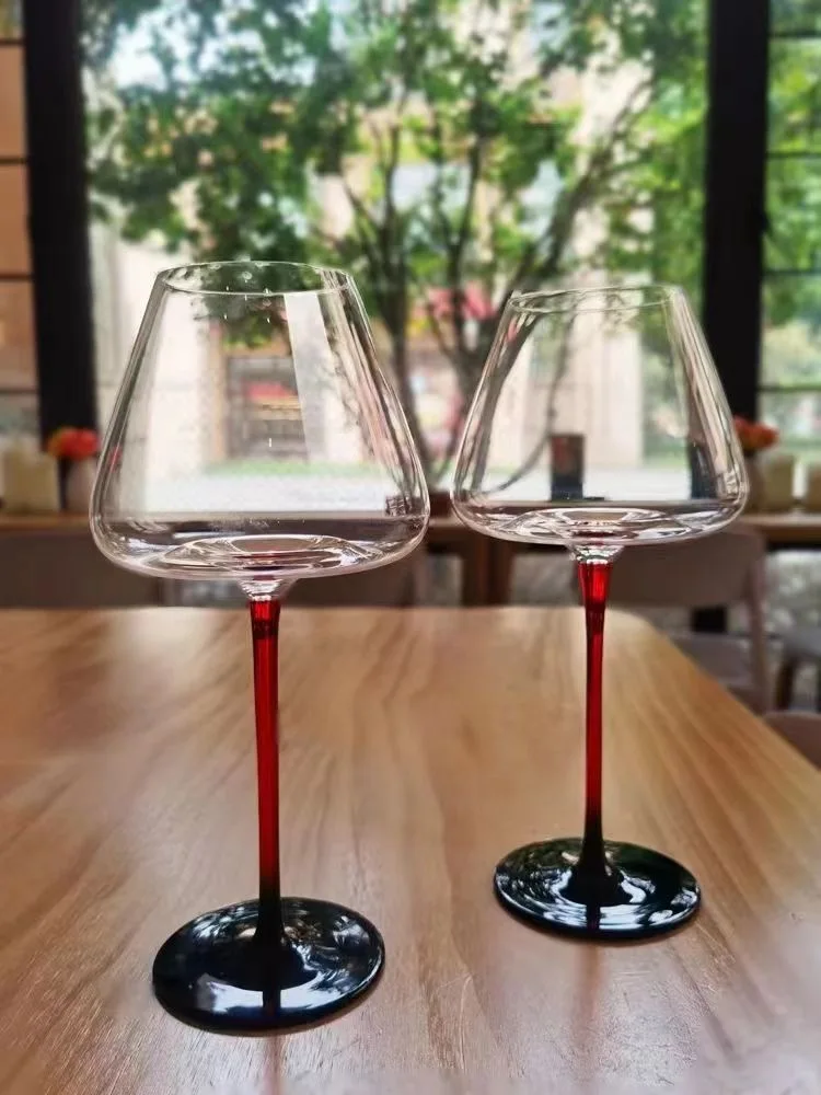Large European Wine Glass Burgundy Black Bow Tie High Value Crystal Glass Grape Champagne Glass, High Capacity
Large European Wine Glass Burgundy Black Bow Tie High Value Crystal Glass Grape Champagne Glass, High Capacity
