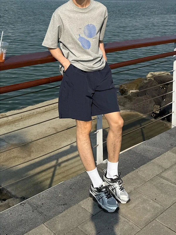 Мужские шорты из ледяного шелка Qui Dry для лета, активного отдыха, пляжа, бега, спорта, прямые, повседневные, молодежные, летняя мода
Мужские шорты из ледяного шелка Qui Dry для лета, активного отдыха, пляжа, бега, спорта, прямые, повседневные, молодежные, летняя мода