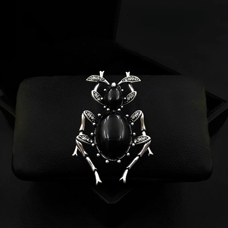 Exquisite Vintage Ant Brooch Luxury Elegant Unique High-end Corsage Pin Insect Accessory for Women Suit Chic Jewelry Gift 1866
Exquisite Vintage Ant Brooch Luxury Elegant Unique High-end Corsage Pin Insect Accessory for Women Suit Chic Jewelry Gift 1866