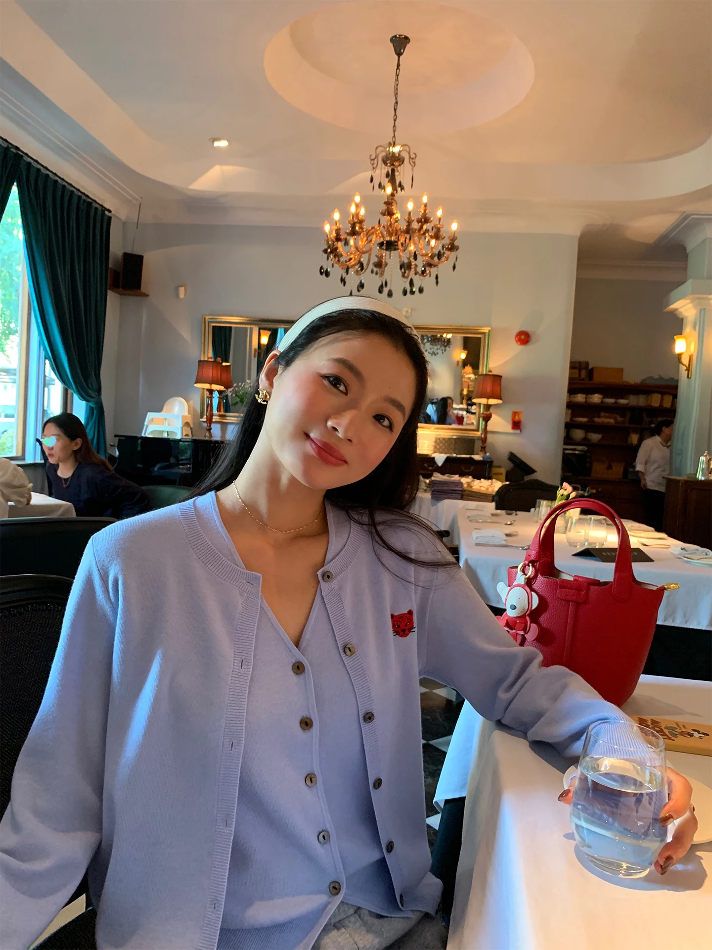 Blue Knitted Open Cardigan Women's Korean Style Early Autumn Top Soft Wool Blend Long Sleeve V-Neck Warm Casual Fashion
Blue Knitted Open Cardigan Women's Korean Style Early Autumn Top Soft Wool Blend Long Sleeve V-Neck Warm Casual Fashion