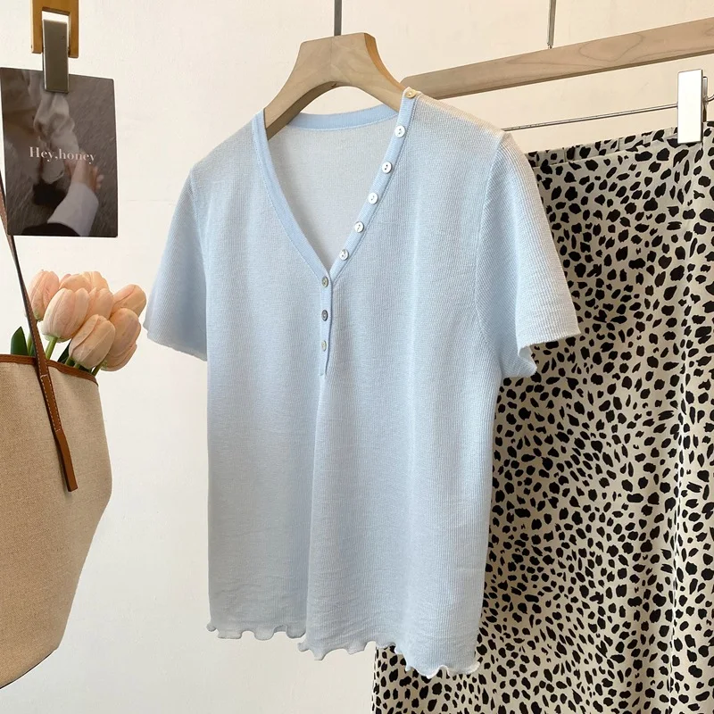 Dave&di 26 Summer New Product V-neck Mushroom Edge Short Sleeve Knitted Shirt Half Open Chest Lanjing Versatile Top
Dave&di 26 Summer New Product V-neck Mushroom Edge Short Sleeve Knitted Shirt Half Open Chest Lanjing Versatile Top