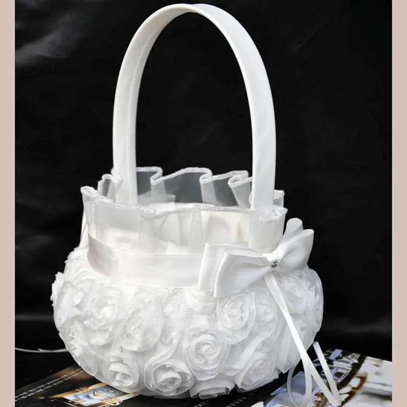 Top Quality Flower Girl Basket Wedding Decoration Accessories Western Embroidery Lace Rose Child Baskets For Bride Party Supplie
Top Quality Flower Girl Basket Wedding Decoration Accessories Western Embroidery Lace Rose Child Baskets For Bride Party Supplie