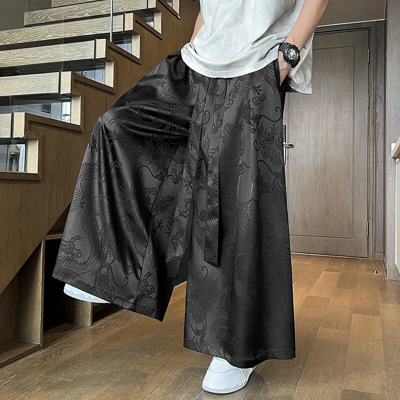 2025 Summer Men Ice Silk Wide Leg Pants Men Jacquard Loose Black Trousers Men Streetwear Vintage Harajuku Pants Samurai Skirt
2025 Summer Men Ice Silk Wide Leg Pants Men Jacquard Loose Black Trousers Men Streetwear Vintage Harajuku Pants Samurai Skirt