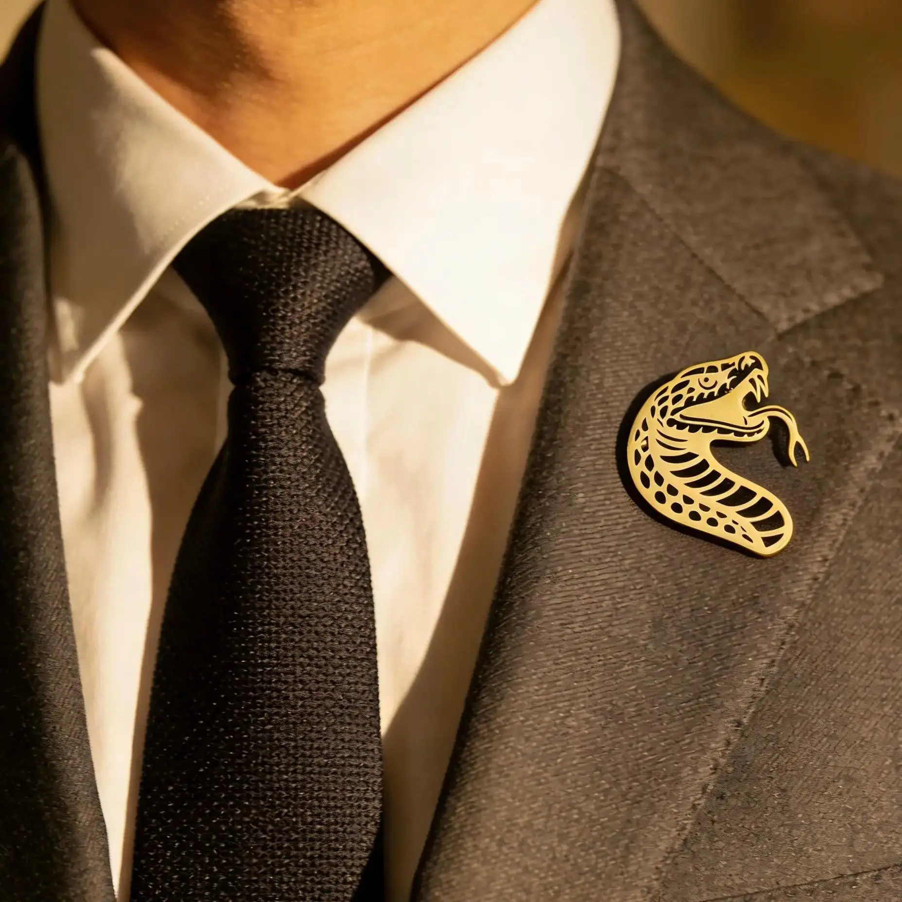 Men's Gold Cobra Brooch, Vintage Hollow Out Snake Lapel Pin, Fashion Animal Jewelry for Suit, Cool Gift for Gentlemen
Men's Gold Cobra Brooch, Vintage Hollow Out Snake Lapel Pin, Fashion Animal Jewelry for Suit, Cool Gift for Gentlemen
