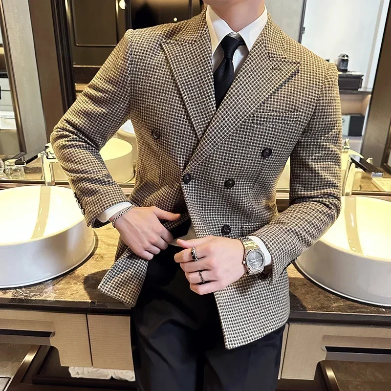 British Style Men Double Breasted Slim Fit Blazer 2024 New Houndstooth Slim Fit Suit Jacket Formal Business Wedding Dress Jacket
British Style Men Double Breasted Slim Fit Blazer 2024 New Houndstooth Slim Fit Suit Jacket Formal Business Wedding Dress Jacket