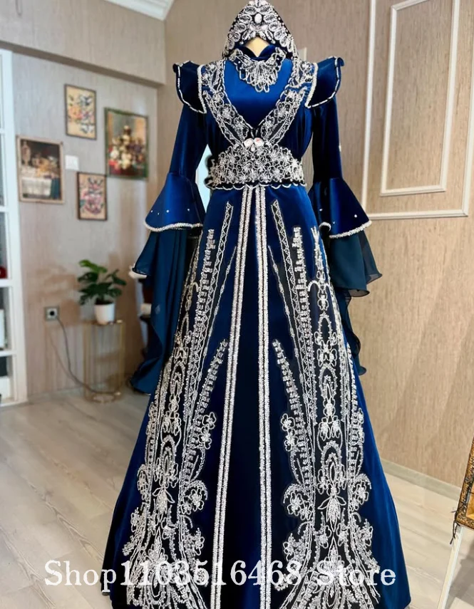 Custom Navy Blue Luxury Crystal Appliqué Evening Gown Glamorous Embroidered Ball Gown Formal Occasion Evening Dress Wedding Part
Custom Navy Blue Luxury Crystal Appliqué Evening Gown Glamorous Embroidered Ball Gown Formal Occasion Evening Dress Wedding Part
